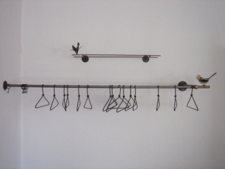 Hutablage im Sitzungszimmer im Rathaus von Algermissen