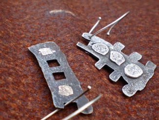 Ohrhänger, Stahl und Feinsilber