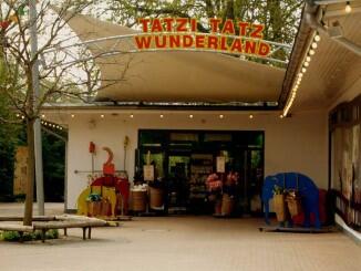 Ein neues Regen- und Sonnensegel im Zoo Hannover. Wir lassen Tatzi Tatz nicht im Regen stehen.