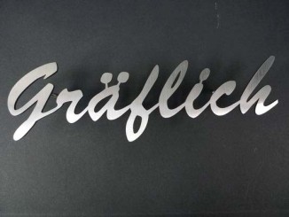 Namensschild aus geschliffenem Edelstahl