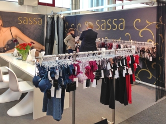 schraubbare Edelstahl Kleiderständer für Sassa Moden