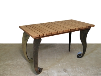 Tischgestell mit 4 unterschiedlichen Tischbeinen