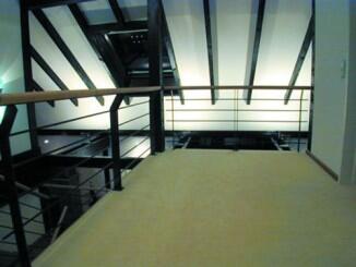 Geländer mit Holz Handlauf