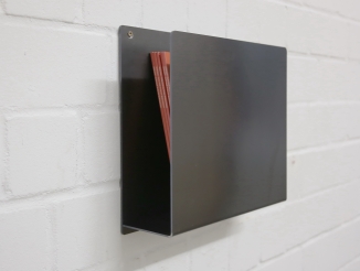 wandhängender Zeitungshalter aus 3 mm Zunderstahl