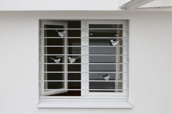 Fenstergitterr mit Vögeln aus feuerverzinktem Stahl