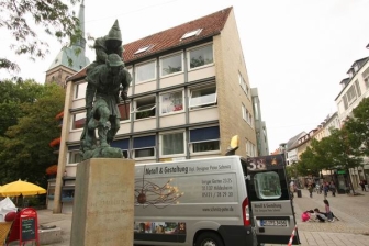 Restaurierung des Huckup Denkmals in Hildesheim nach einer mutwillen Zerstörung