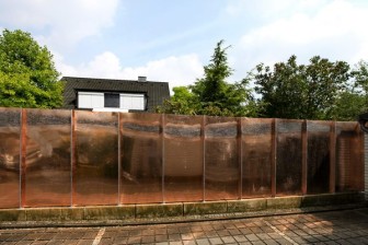 10 Meter lange Kupferskulptur