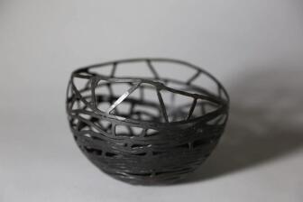 Schale aus 2 mm Draht geschmiedet