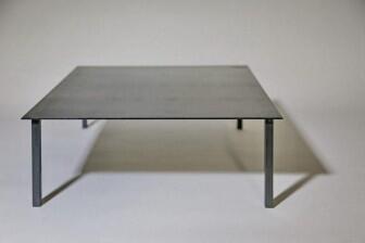 Tische aus Stahl