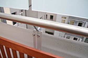 Windschutz und Sichtschutz für einen Balkon