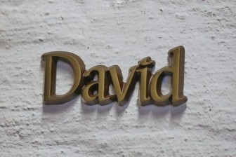 Der Name David hat unter anderem auch die Bedeutung "der Liebling ".