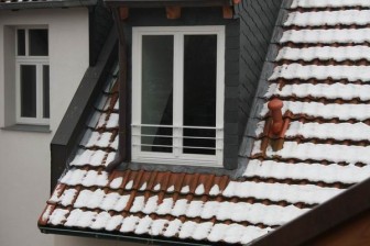 Französischer Balkon aus lackiertem und feuerverzinktem Stahl