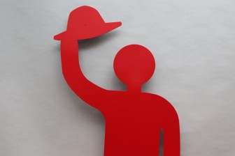 roter Mann mit Hut