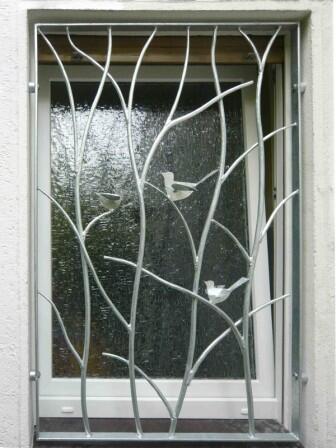 Fenstergitter als Schmuckelement und Schutz