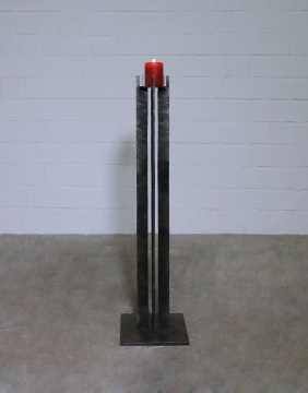 Hoher Kerzenleuchter aus 6 mm Stahl geschmiedet
