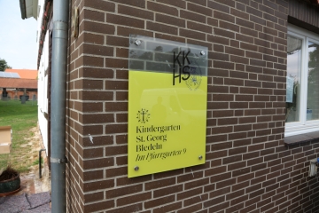 Schild für den Kindergarten St. Georg in Bledeln