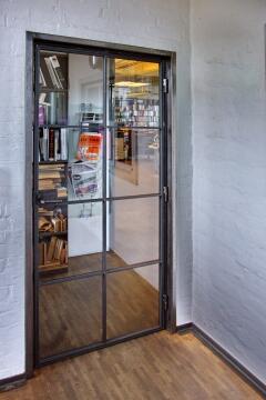 Stahl Tür im Bauhaus Stil
