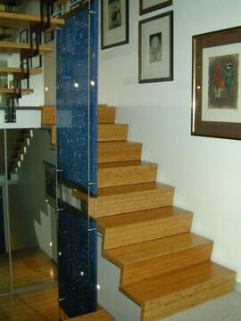 Treppe - mit Bambusstufen und Crashglas (Splitter Glas)
