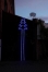 Blau leuchtender LED Tannenbaum aus 12mm Aluminium gebogen, Höhe 4 Meter
