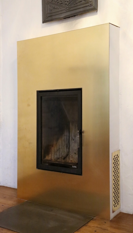 Tombakverkleidung für einen Kamin