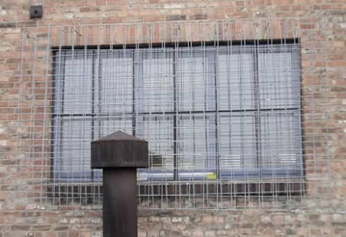 Fenstergitter aus Baustahlmatten gegen Einbrecher