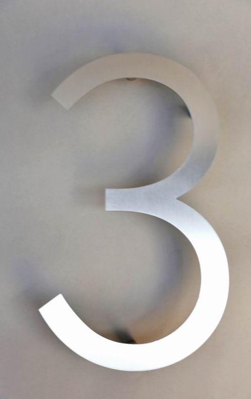 große 3 aus Edelstahl