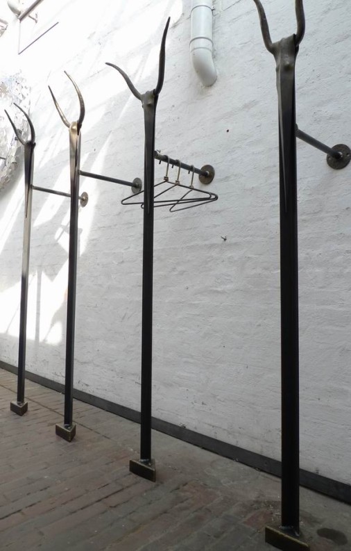 4 verschiedene Garderoben Minotaurus, Preis pro Stück