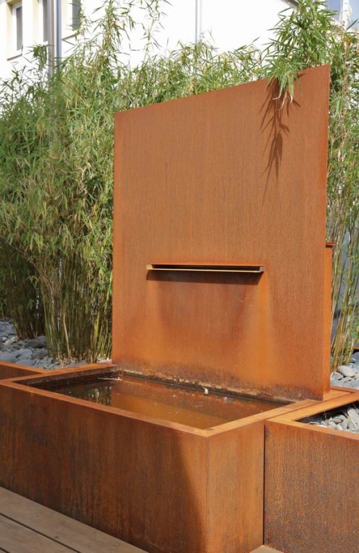 Brunnen aus Corten-Stahl