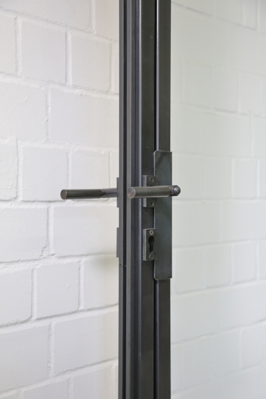 Türe aus Rechteckrohr 40 x 60 mm im Loft Charakter - Tür im Industrielook