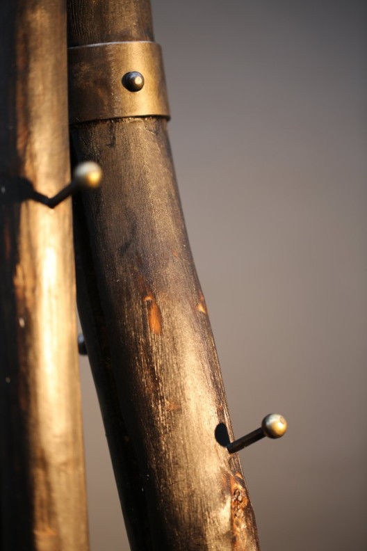 geflammte Baumstamm Garderobe