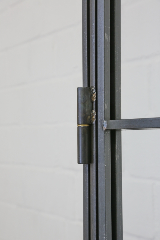 Tür im Industrie Look mit Magnet Schließung - Loft Türe mit Magnet Schloss