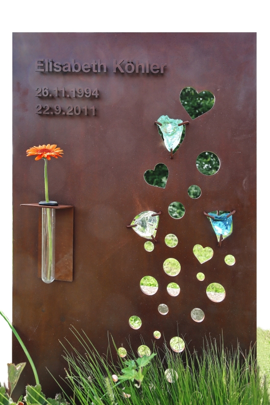 Grabmal aus Corten Stahl