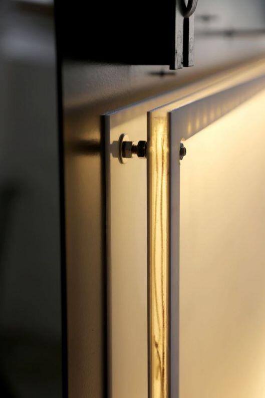 hinterleuchtetes Schild BSR