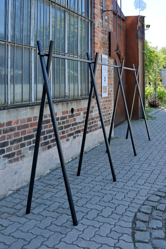 X-Garderoben aus Stahlrohr