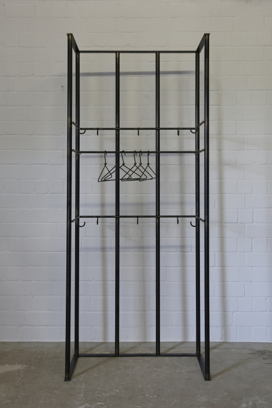 Garderobe aus Stahl