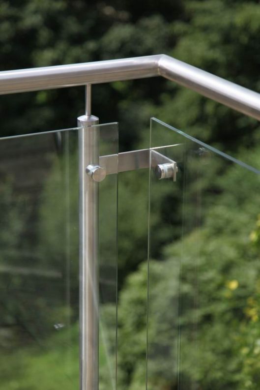 Balkongeländer Glas Edelstahl