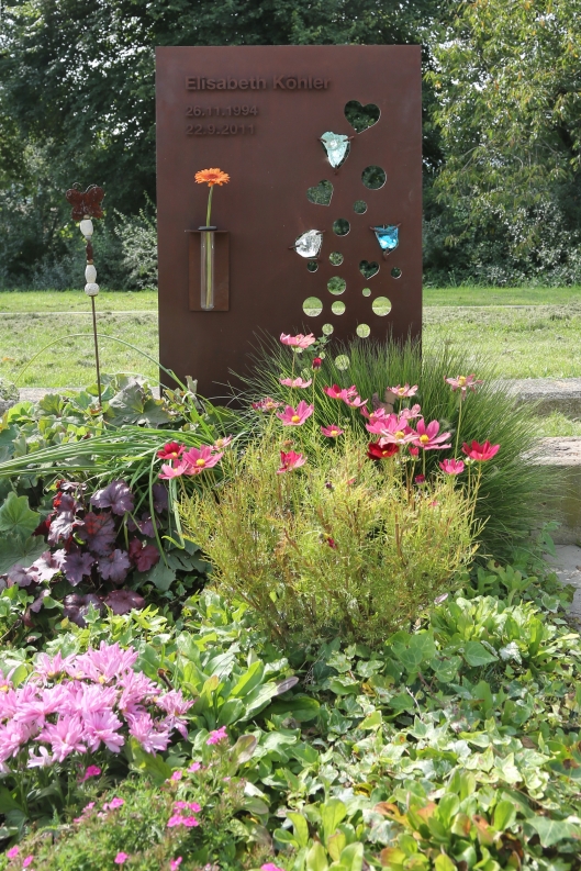 Grabmal aus Corten Stahl