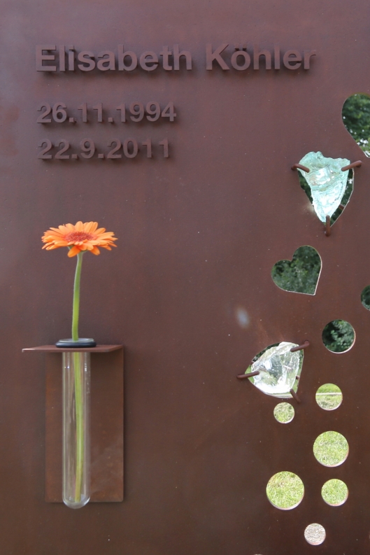 Grabmal aus Corten Stahl