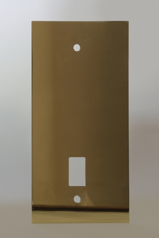 Klingelschild aus poliertem Messing