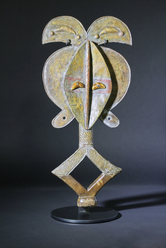 Sockel für eine Kota Skulptur