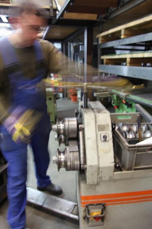 27.3.2010 Der Wagenaufbau der Hänger wird begonnen