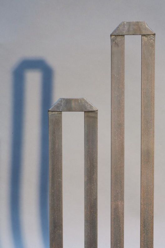 Entwürfe als Modell und Visualisierungen für einen Zaun