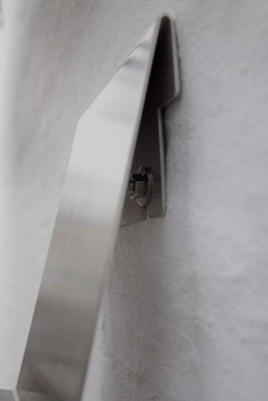 Prospekthalter aus 2 mm Edelstahl Blech
