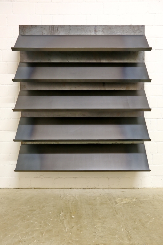 Prospekthalter mit Rückwand