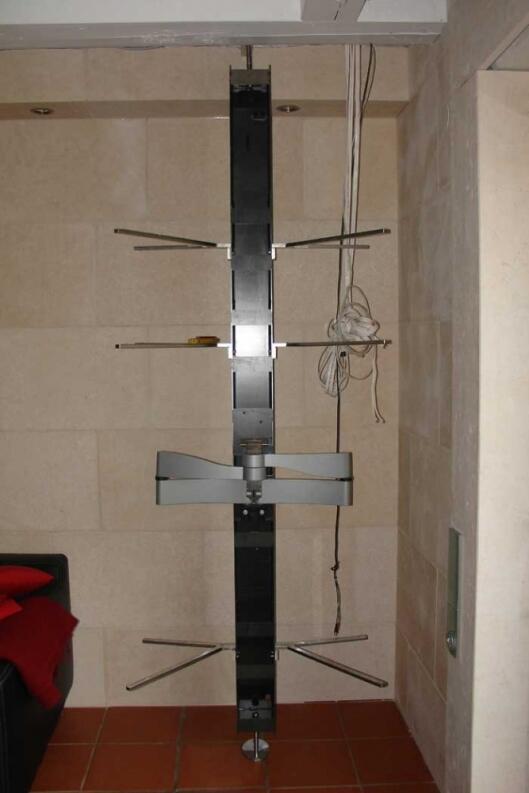 Beleuchtetes, drehbares HiFi Regal aus Edelstahl und Glas mit Halterung für Plasma TV