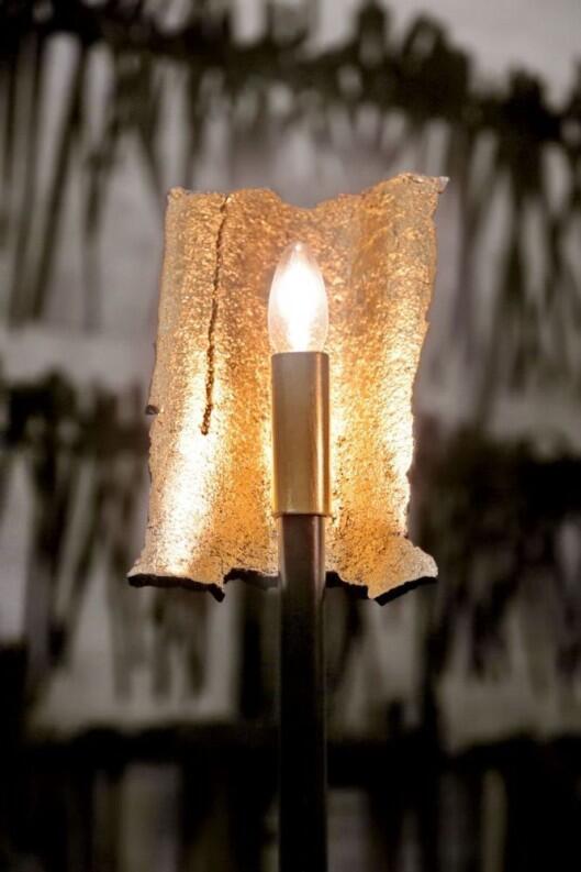 rostige Stehleuchtem teilweise vergoldet