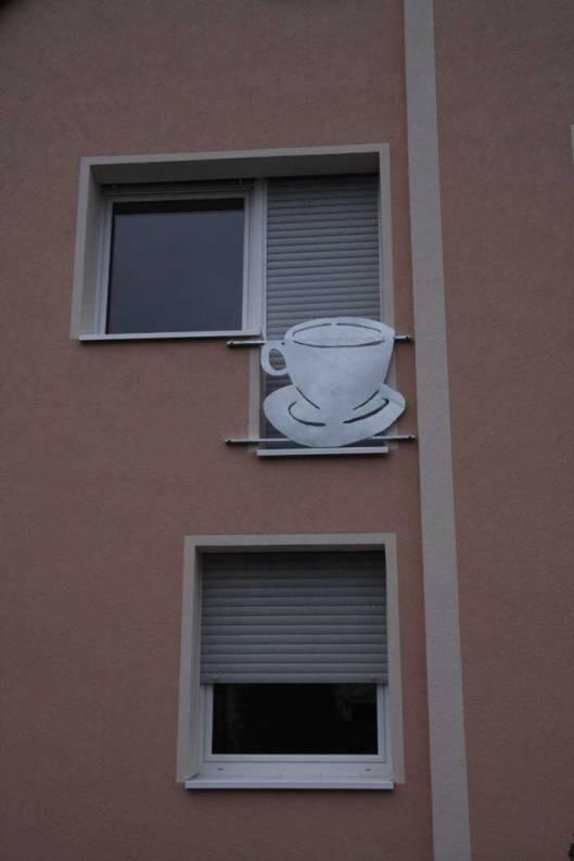 Lust auf Caffee? franz. Balkon mit plasmagetrennten Tassen für die 