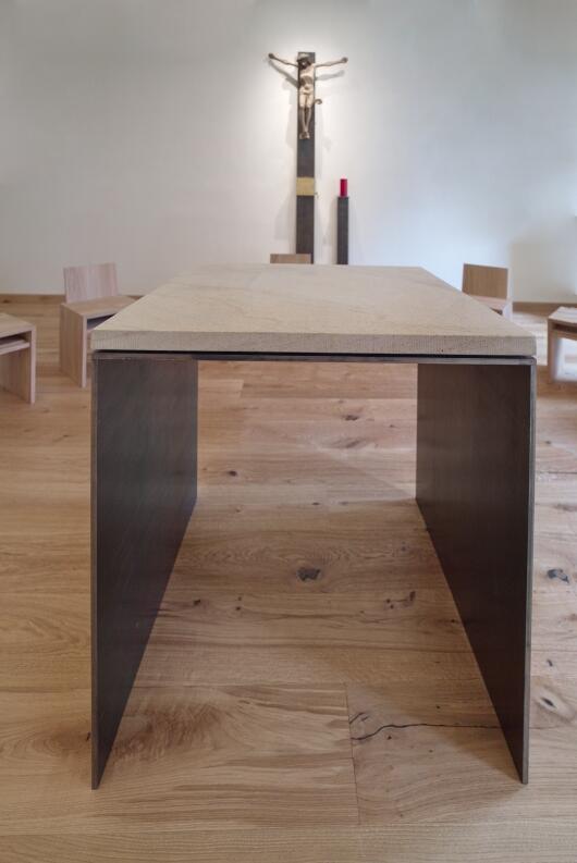 Ambo und Altar für die Kapelle im Generalvikariat in Hildesheim - Altar - Kapelle des