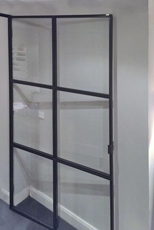 Glastüre im Industrie Look