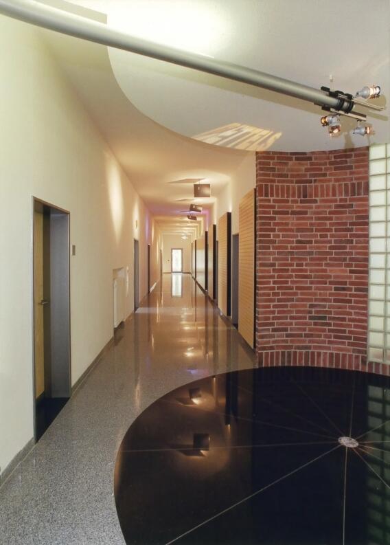 Sanierung und Umbau einer ehemaligen Kaserne zu Büroräumen